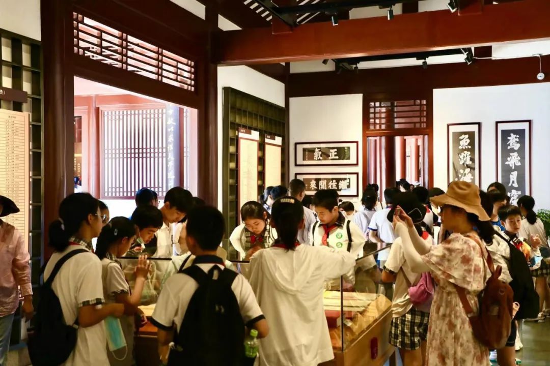 参观.jpg 参观.jpg