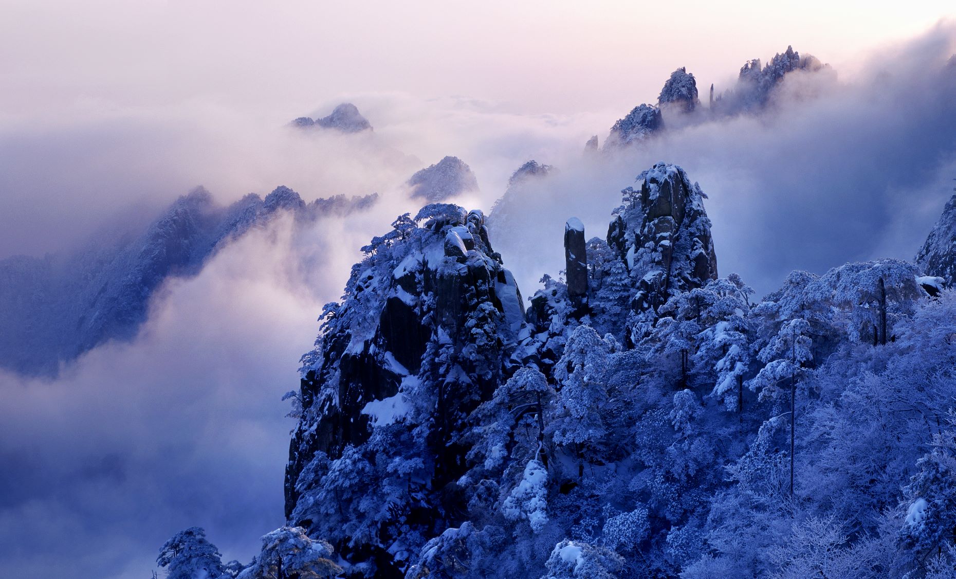 黄山-黄山雪霁图 摄影：潘永可.jpg